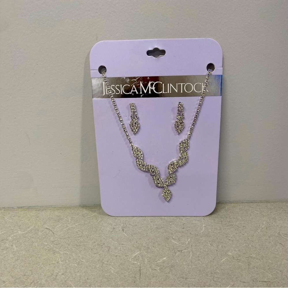 NEW Jessica McClintock earring and necklace set